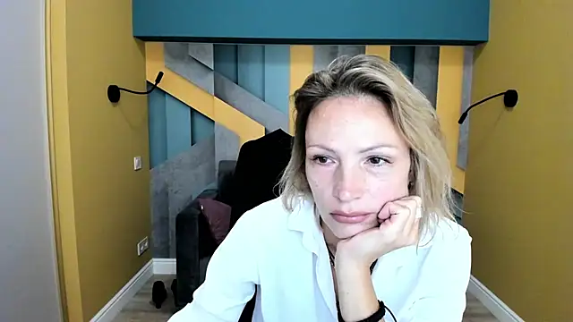 AlinaMoor online show from October 2025 05:38:02 AM