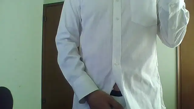 Snapshot of Daaaaiiii chatting on October 2025 12:42:02 AM Daaaaiiii online show from October 2025 12:42:02 AM