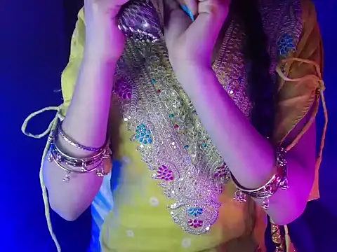 Roiseeee online show from February 2026 04:55:01 AM