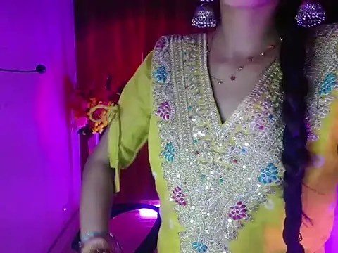 Roiseeee online show from April 2026 05:18:02 AM