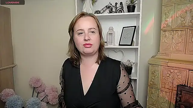 Snapshot of HelenFl chatting on October 2025 08:22:02 AM HelenFl online show from October 2025 08:22:02 AM