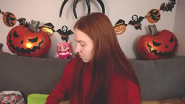 Evarey  online show from October 2025 04:53:02 AM