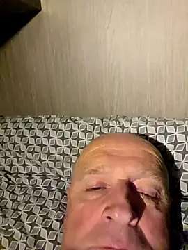Snapshot of rudy-kralik chatting on February 2026 11:33:02 PM rudy-kralik online show from February 2026 11:33:02 PM