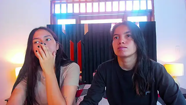 Sofy and Mia online show from October 2025 12:36:02 PM