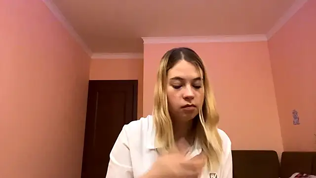 Snapshot of SweetyLolys chatting on October 2025 04:08:01 PM SweetyLolys online show from October 2025 04:08:01 PM