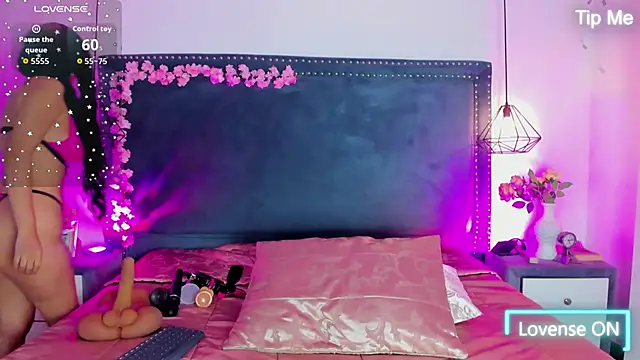 Emma Saylor online show from October 2025 07:04:02 PM