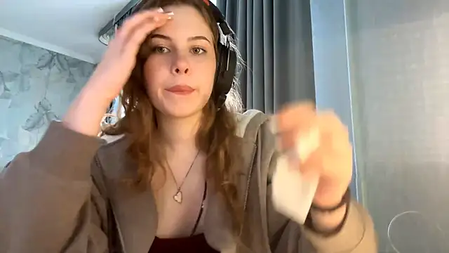 Snapshot of Leyla_Luna chatting on October 2025 10:25:01 AM Leyla Luna online show from October 2025 10:25:01 AM