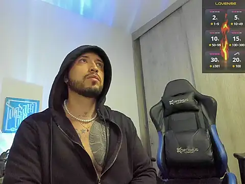 Dave-Max01 online show from October 2025 02:32:01 AM