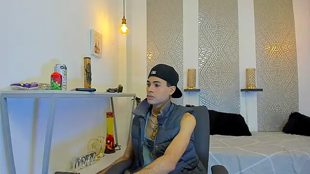 JacobBlackwell  online show from November 2025 07:35:01 PM