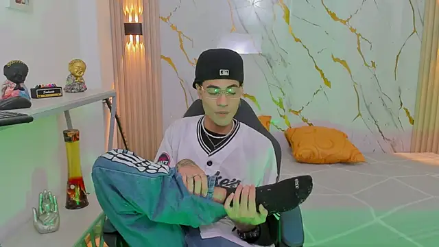 JacobBlackwell  online show from January 2026 07:41:01 PM