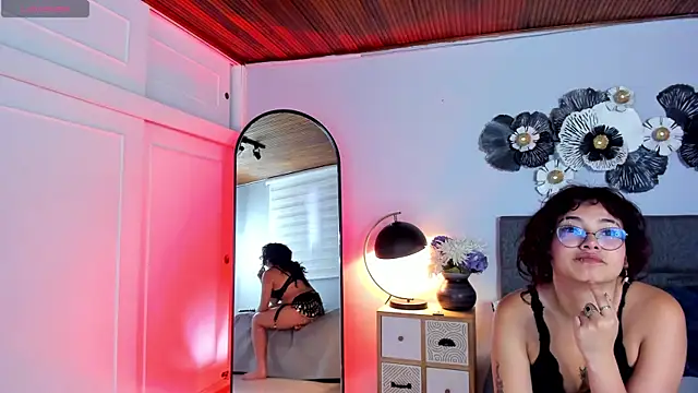 sunny maya  online show from October 2025 08:40:01 PM