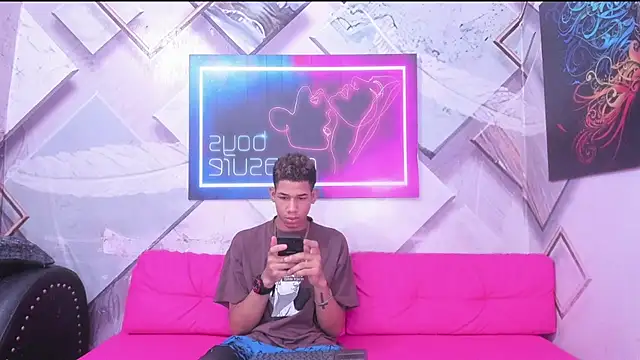 Little nicoll online show from February 2026 10:24:01 PM