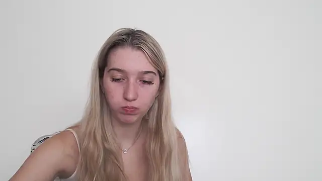 Snapshot of Lucyreeel_ chatting on October 2025 11:11:01 AM Lucyreeel  online show from October 2025 11:11:01 AM