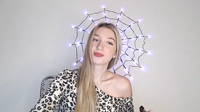 Snapshot of Lucyreeel_ chatting on October 2025 01:55:02 PM Lucyreeel  online show from October 2025 01:55:02 PM