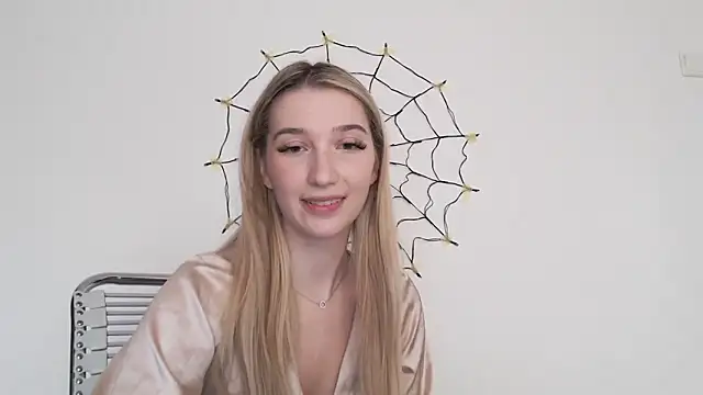 Snapshot of Lucyreeel_ chatting on October 2025 12:26:02 PM Lucyreeel  online show from October 2025 12:26:02 PM