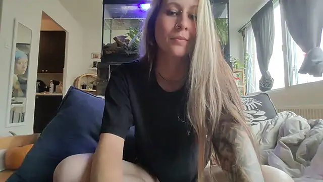 Inked Snow Muse online show from October 2025 05:10:02 PM