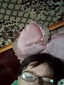 MilaCold5443 online show from April 2026 06:28:01 PM