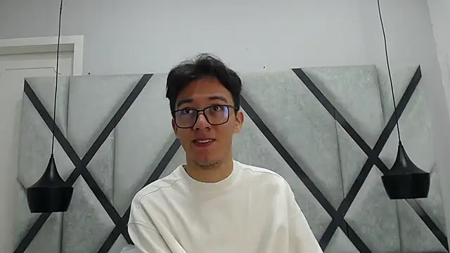 Snapshot of Austin_Reeds chatting on October 2025 12:06:01 PM Austin Reeds online show from October 2025 12:06:01 PM