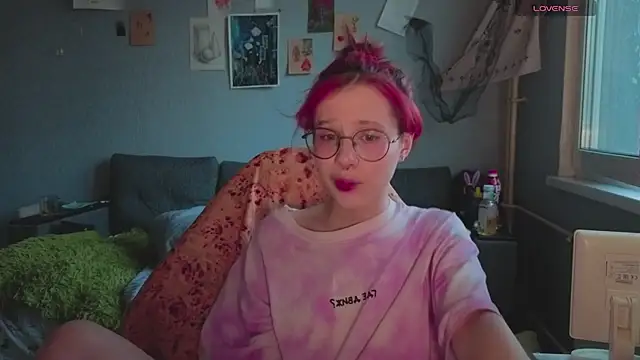 RubiReynnn online show from October 2025 03:09:02 PM