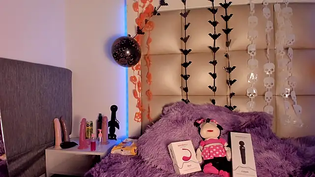 Snapshot of Mia_Petitejs chatting on October 2025 03:29:02 AM Mia Petitejs online show from October 2025 03:29:02 AM