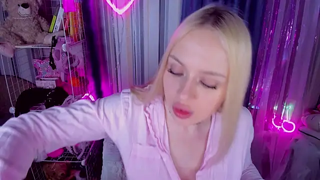 CeaneLino online show from April 2026 03:48:02 PM