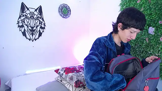 Emo Boy  online show from December 2025 12:32:02 PM