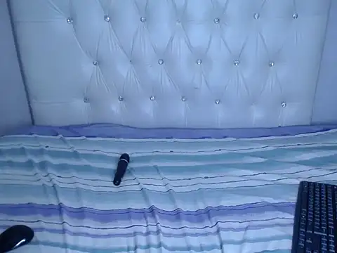 Snapshot of Pixelprincess28 chatting on October 2025 03:39:02 AM Pixelprincess28 online show from October 2025 03:39:02 AM