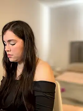 Isabella LaRue online show from January 2026 08:54:02 PM