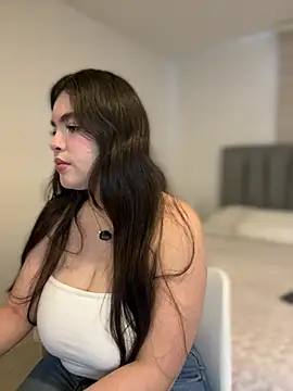 Isabella LaRue online show from March 2026 12:10:02 PM