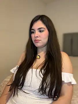 Isabella LaRue online show from April 2026 02:50:02 AM