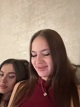 MayaGlow online show from October 2025 05:52:01 AM