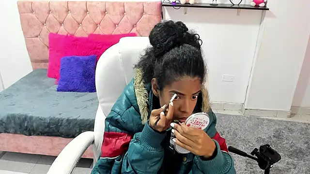 thianahorny online show from December 2025 12:25:01 PM