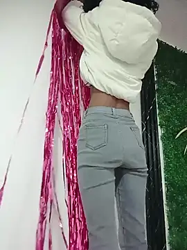 thianahorny online show from February 2026 03:16:02 PM