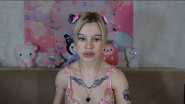 Snapshot of HoneyGold_ chatting on July 2026 04:39:02 AM HoneyGold online show from July 2026 04:39:02 AM