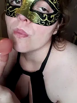 Snapshot of Larosee33 chatting on October 2025 08:21:02 PM Larosee33 online show from October 2025 08:21:02 PM