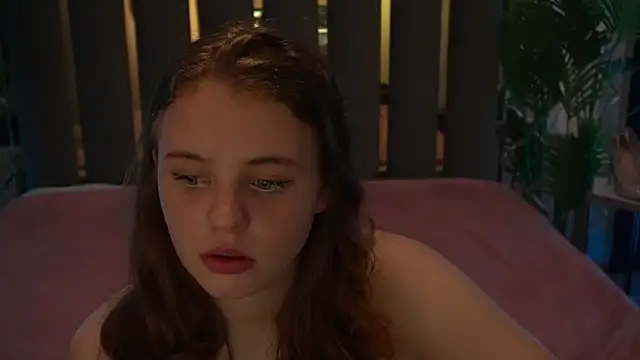 SnowWhiti online show from October 2025 01:34:02 PM