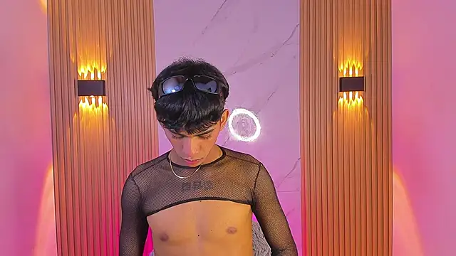 Ethan thouse online show from November 2025 08:11:02 PM