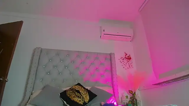 ChocoBunny1 online show from November 2025 12:16:02 PM