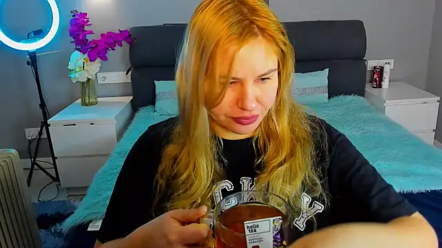 Passion-Blondy online show from February 2026 12:04:02 AM