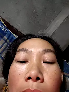 gio-thu online show from December 2025 11:23:01 PM