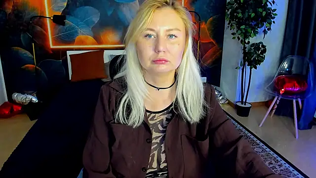 Snapshot of scent__of_woman chatting on May 2026 01:36:02 AM scent of woman online show from May 2026 01:36:02 AM