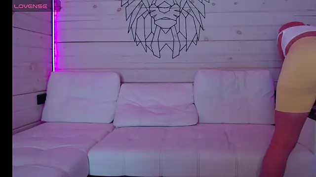 CandyBunie online show from February 2026 03:24:02 AM