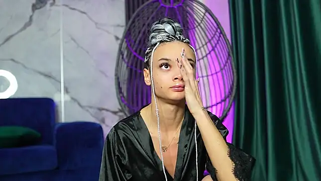 RachelRavee online show from November 2025 05:20:01 AM