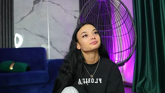 RachelRavee online show from November 2025 05:09:02 AM