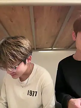 KK-cuteboy online show from December 2025 10:46:02 AM