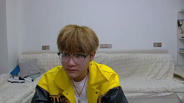 KK-cuteboy online show from February 2026 11:17:01 AM