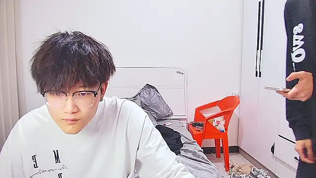 KK-cuteboy online show from June 2026 12:18:02 PM