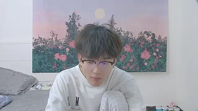 KK-cuteboy online show from June 2026 12:20:01 PM