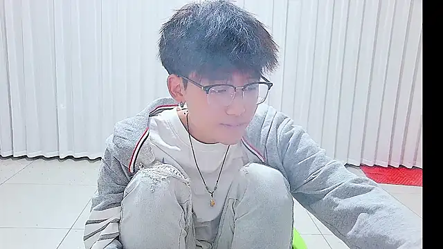 KK-cuteboy online show from July 2026 11:23:02 AM