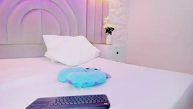 rebeca brown  online show from January 2026 11:49:01 AM